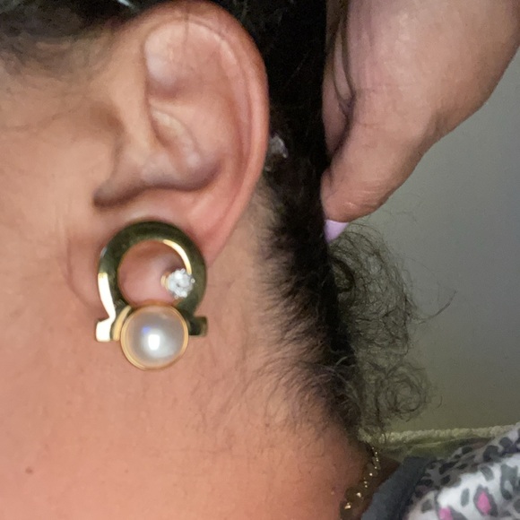 Preloved Salvatore Ferragamo necklace n earrings set excellent condition size 8” - Picture 12 of 12